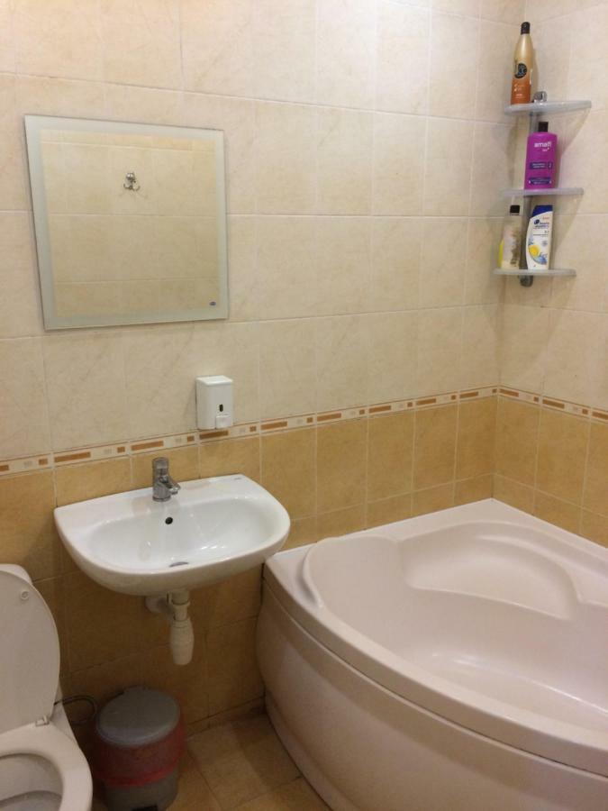Room In The Guest House 敖德萨 外观 照片