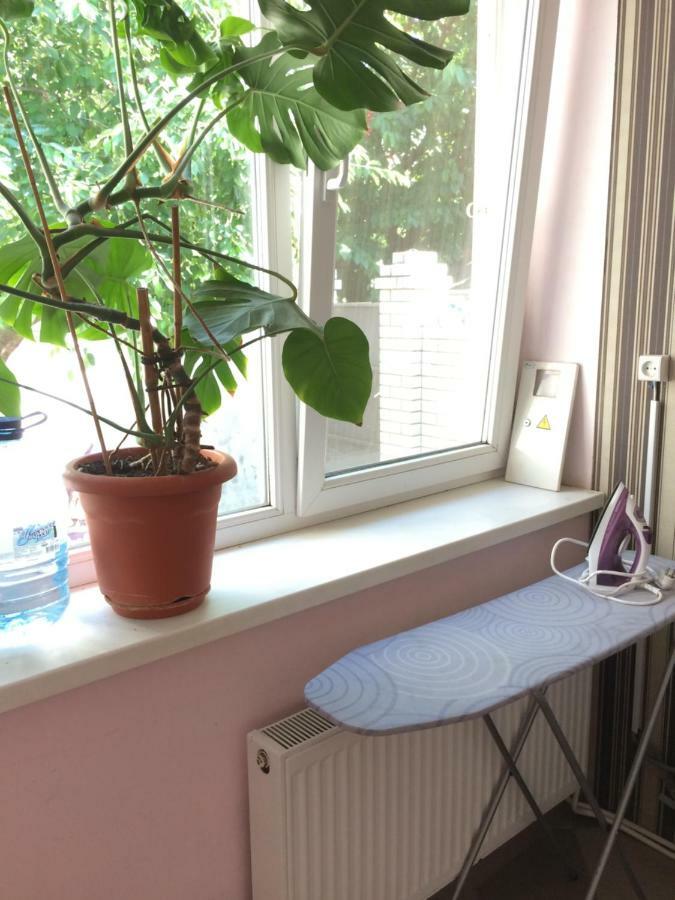 Room In The Guest House 敖德萨 外观 照片